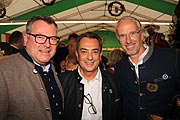 MdL Josef Schmidt, Anwalt Stavros Kostantinidis, Gastgeber Bernd Döpke, der Leiter der BMW Niederlassung München  beim 16. BMW Armbrustschießen am 23.09.2019 (ªFoto: Martin Schmitz)